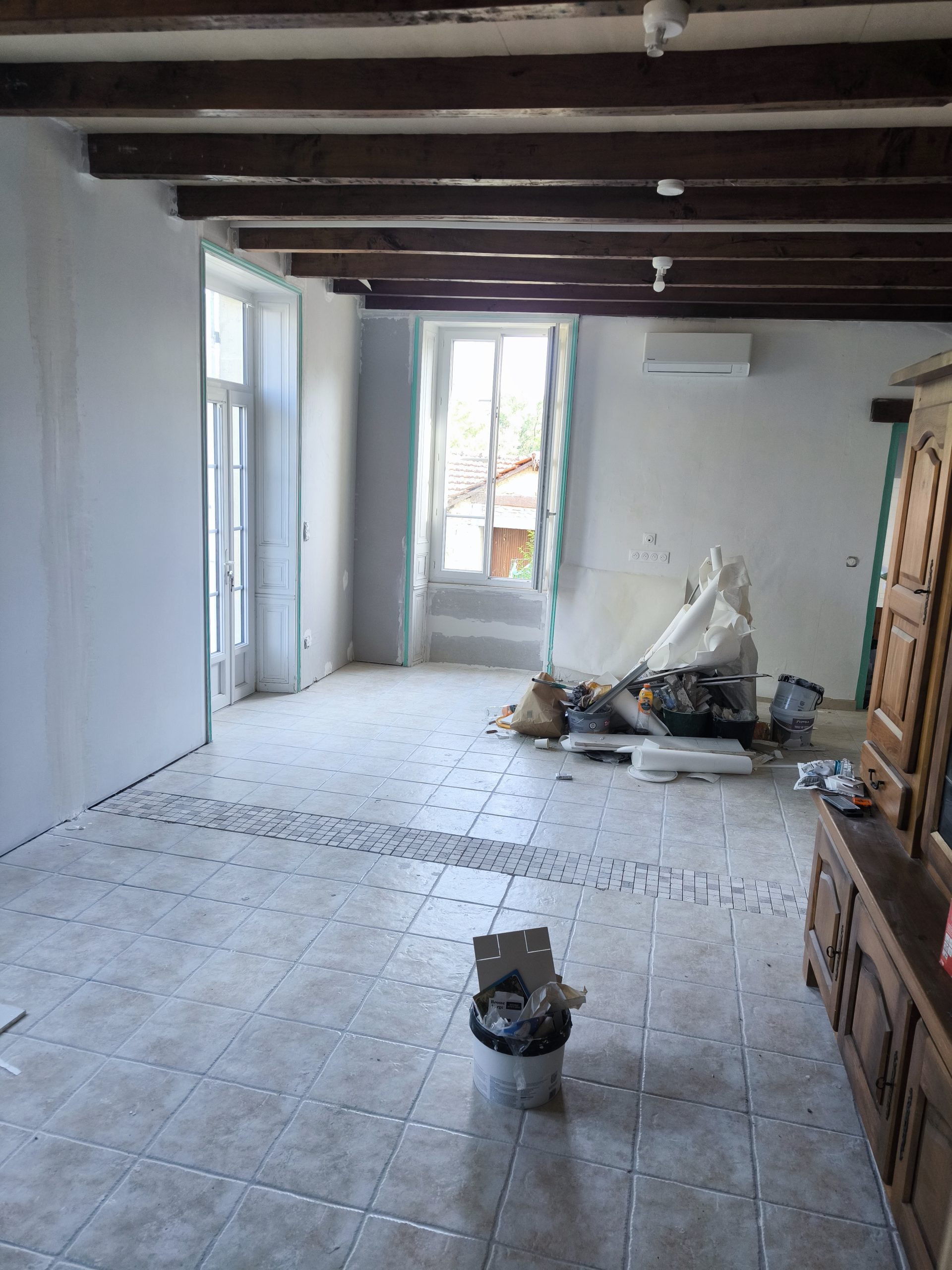 Installation intérieure de climatisation dans une pièce de la maison à Cognac